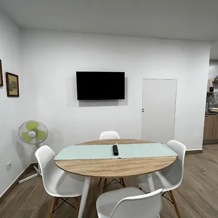 Old Town Apartment *