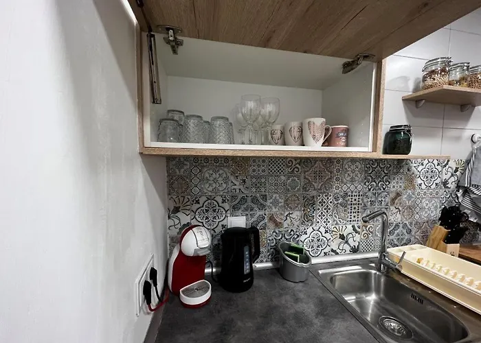 Old Town Apartment *